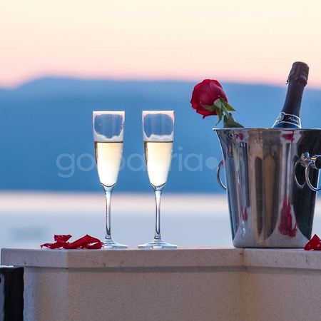 Villa Smaragd - Opal - Luxury Apt With Shared Pool And Private Hot Tub Makarska Exteriör bild