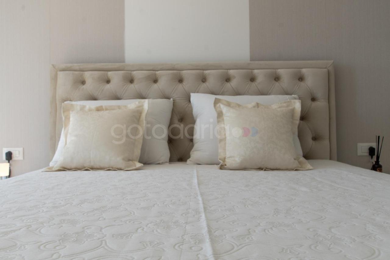 Villa Smaragd - Opal - Luxury Apt With Shared Pool And Private Hot Tub Makarska Exteriör bild