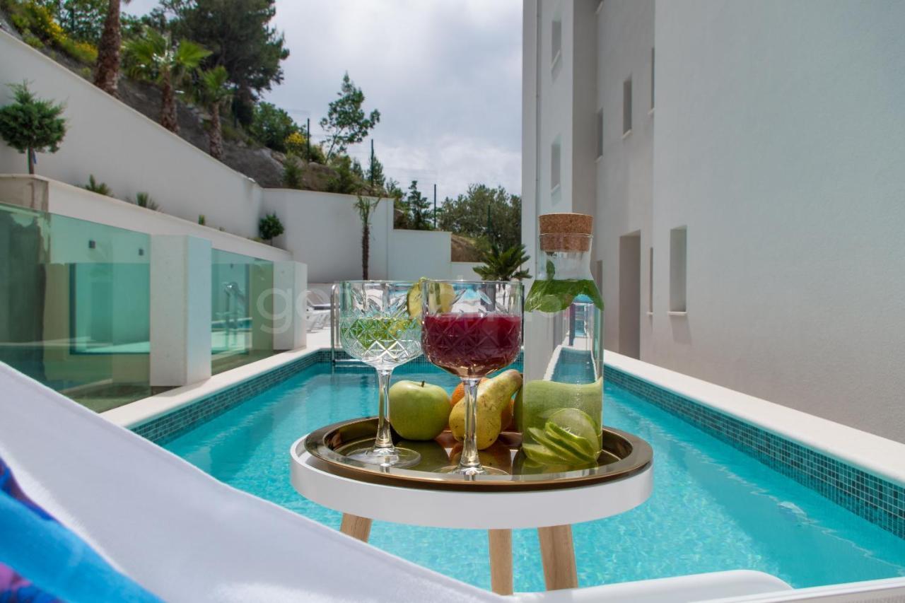 Villa Smaragd - Opal - Luxury Apt With Shared Pool And Private Hot Tub Makarska Exteriör bild